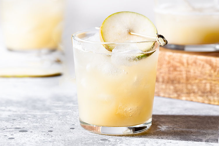 20230622-Ginger-Lemonade-Pear-Mocktail-Drink-Recipe-750x500